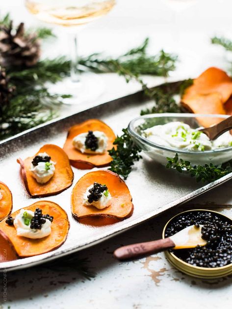 Spinach Dip Bread Bowl, Caviar Appetizers, Baked Spinach Dip, Blue Cheese Recipes, Caviar Recipes, Whipped Goat Cheese, Small Appetizers, Elegant Appetizers, Bite Size Appetizers