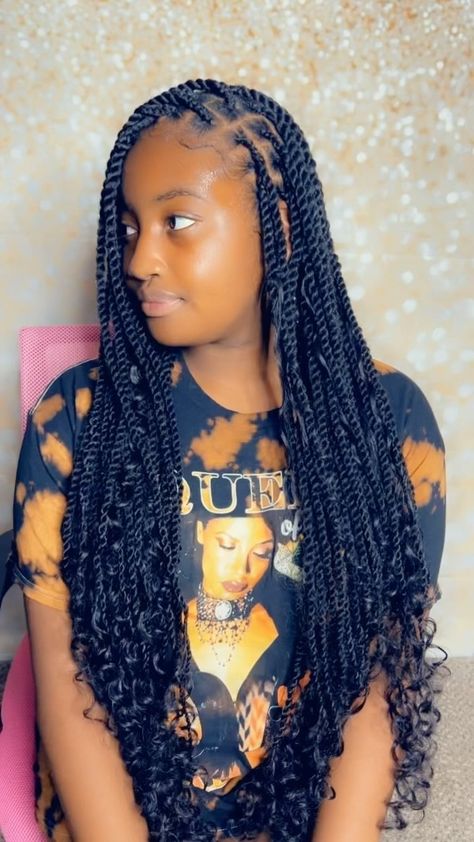 Quinnita Blessedhands Macklin | To answer a few questions in one post. My Marley/Havana Twist sizes 💁🏽‍♀️ book accordingly, thanks in advance 😊! #memphis #memphisbraids #m… | Instagram Marly Twist, Havana Twist Hairstyles, Havana Twist Braids, Marley Twist Hairstyles, Feeder Braids, Protective Hair, Havana Twist, Marley Hair, Marley Twists