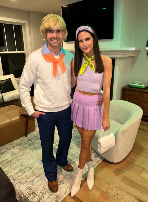 Easy Scooby Doo Costume, 2000 Costume Ideas Couples, Scooby Doo Costumes Daphne, Daphne And Fred Costume Couple, Fred And Daphne Costume Couple, Dorthy Costume Couple, Scooby Doo Couple Costumes, Dynamic Duo Costumes Couples Easy, Daphne Costume Ideas