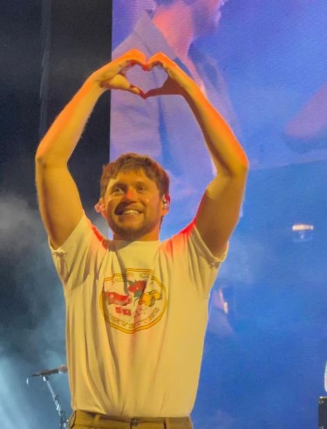 Niall Horan, A Heart, A Man, Concert