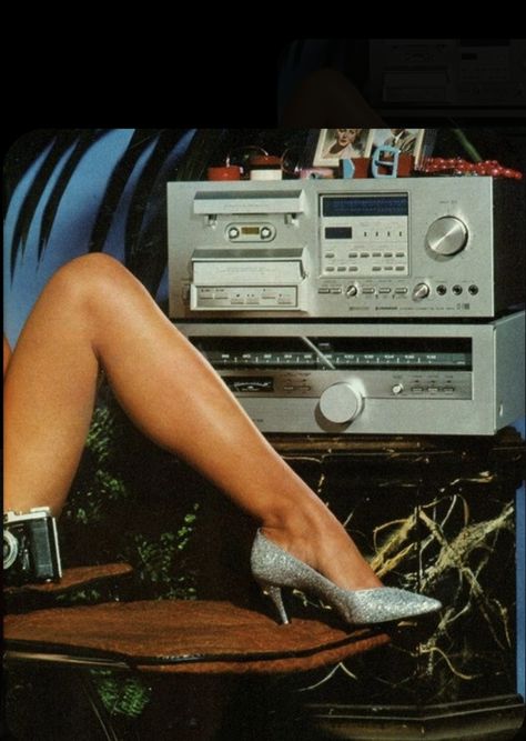 Diy Hifi, 80s Vibes, 80s Aesthetic, Hi-fi, Miami Vice, Record Players, Hifi Audio, Vintage Radio, Vintage Electronics