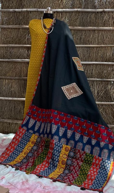 Patch Work Dupatta Designs, Navratri Dupatta Designs, Dupatta Work Designs, Cotton Dupatta Designs, New Dupatta Designs, Patch Work Kurti Design, Ajrak Dupatta, Patch Work Dupatta, Hand Work Dupatta