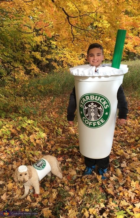 Starbucks Halloween Costume, Drinks From Starbucks, Starbucks Costume, Starbucks Outfit, Old Halloween Costumes, Halloween Photo Booth, Halloween Costumes 2016, Starbucks Halloween, Costume Works