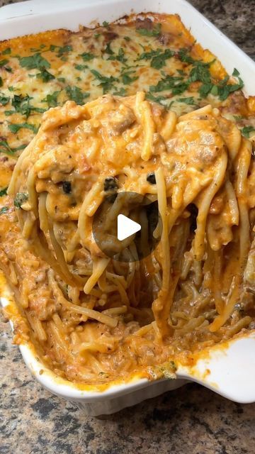 Carman Wilken on Instagram: "Million Dollar Spaghetti is always a crowd pleaser!  Recipe at the end of the video! #milliondollar #spaghetti #cooking #easyrecipe #pasta #alfredosauce #yum #dinnerideas #familydinner" Yellow Bliss Road Million Dollar Spaghetti, Spaghetti Noodle Dinner Ideas, Dreamy Spaghetti Casserole, Fun Spaghetti Recipes, Creamy Pasta Videos, Million Dollar Spaghetti Video, Spaghetti Hacks, Side Dishes For Spaghetti, Viral Pasta Recipe