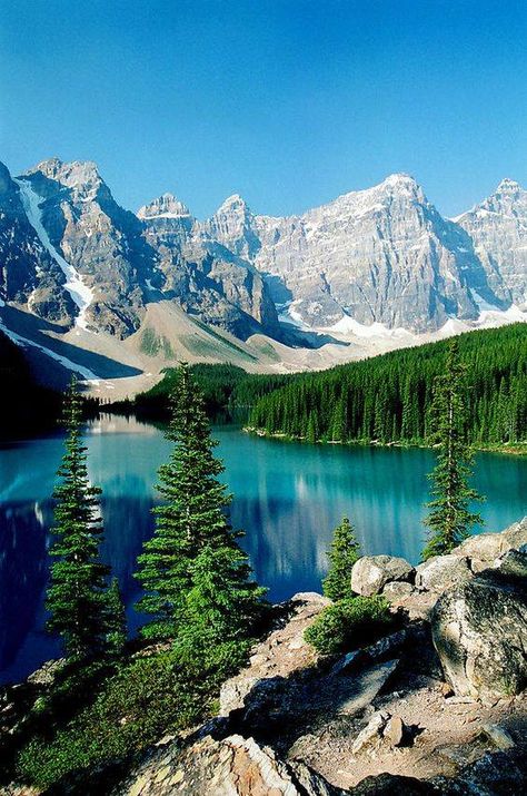 #HappyWednesday to all my global friends Moraine Lake,Alberta, Canada pic.twitter.com/KgEYbYme4P Moraine Lake Canada, Moraine Lake, Trip Planner, Lake Art, Banff National Park, Mountain Lake, Beautiful Places In The World, Alam Yang Indah, Beautiful Mountains