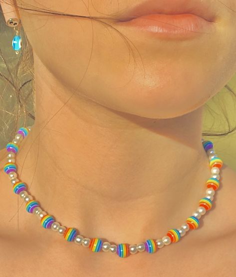 Pride Necklace Diy, Pride Beaded Necklace, Pride Jewellery Diy, Neackles Necklace, Pride Accessories Diy, Pride Beaded Bracelets, Pride Bracelet Diy, Pride Jewelry Diy, Diy Necklace Ideas