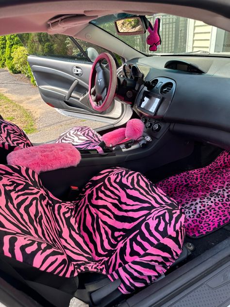 Y2k Car Interior, Trashy Y2k Aesthetic, Pijamas Women, Hello Kitty Car, Girly Car Accessories, Car Deco, Cool Car Accessories, Girly Car, Cute Car Accessories