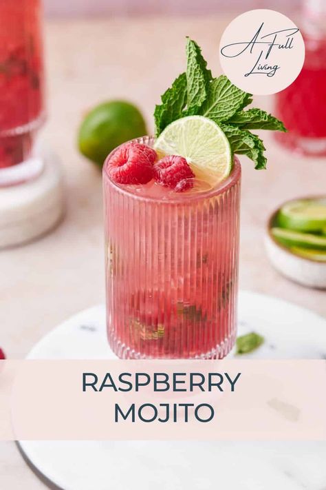 Raspberry Lime Mojito, La Croix Recipes, Raspberry Drink Recipes, Raspberry Mojito Recipe, Rasberry Lemonade, Mojito Pitcher, Xmas Drinks, Mojito Drink, Mint Drink