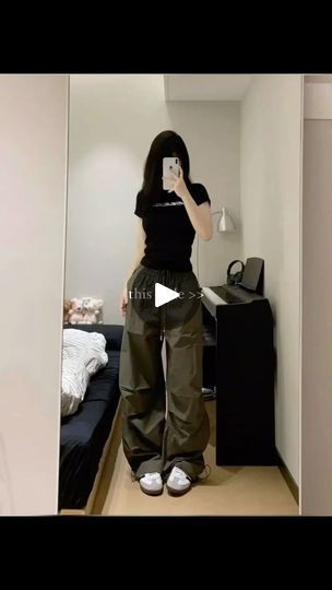 Big Pants Outfits, Small Shirt Big Pants Outfit, Big Pants Outfit, Big Pants, Pants Outfits, Pants Outfit, Cute Outfits, Clothes For Women, Pants