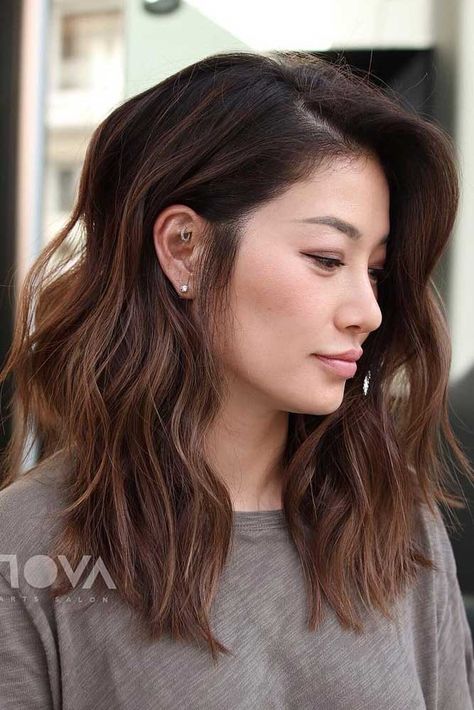 Length and Style. Side Parted Long Shag style not color #asianhairstyles #hairstyles #longhair Asian Hairstyles, Lazy Hairstyles, Messy Short Hair, Long Bob Hairstyles, Side Part, Asian Hair, Medium Hair Cuts, Medium Length Hair Cuts, Balayage Hair