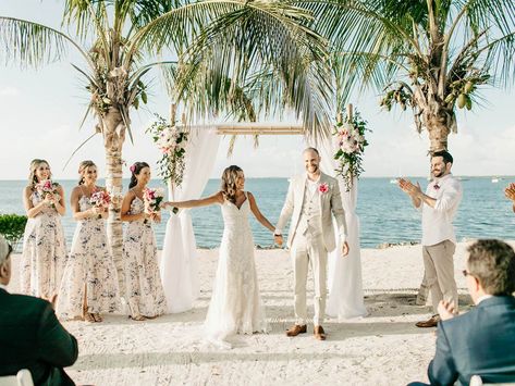 Florida Wedding Venues | Best Beach Wedding Venues in Florida Keys Florida Wedding Venues Beach, Florida Keys Wedding Venues, Beach Wedding Coral, Lighthouse Wedding, Beach Wedding Locations, Romantic Beach Wedding, Florida Keys Wedding, All Inclusive Wedding Packages, Wedding Florida