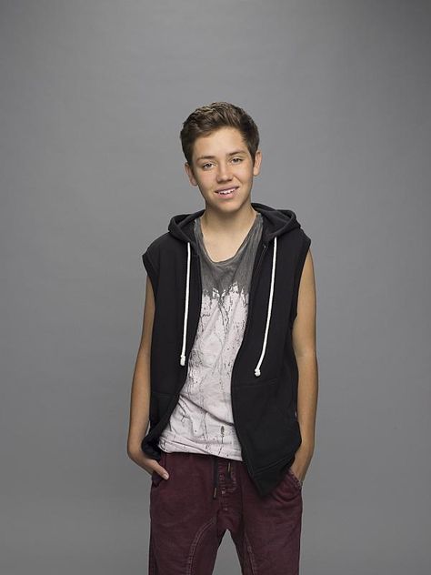 Carl Gallagher (Shameless) Carl Gallagher Young, Shameless Season 5, Carl Shameless, Shameless Season, Ethan Cutkosky, Carl Gallagher, Ian And Mickey, Promotional Photos, Young Actors