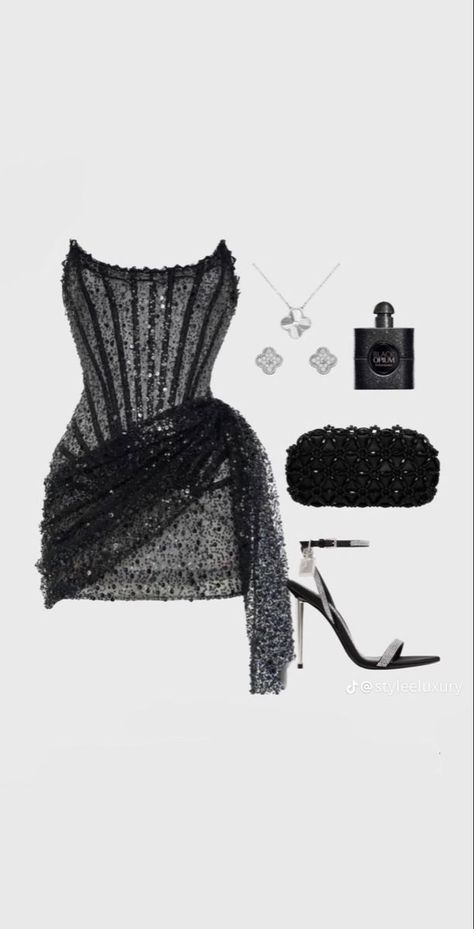 Met Gala Outfits, Gala Outfit, Black Homecoming Dress, Red Carpet Outfits, Looks Party, Prom Dress Inspiration, Looks Black, Glam Dresses, Looks Chic