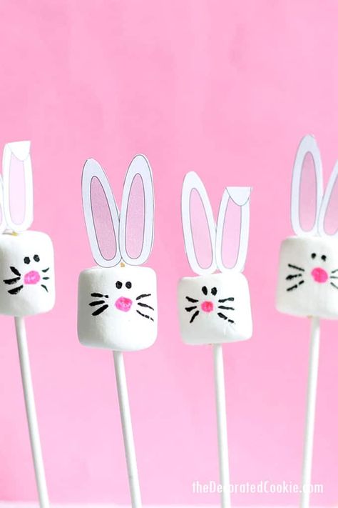 Quick and easy Easter bunny marshmallows with free printable bunny ears. A fun food idea for Easter that kids can make themselves. Bunny Marshmallow, Idea For Easter, Easter Marshmallow, Easter Food Crafts, Easter Food Appetizers, Easter Party Food, Easy Easter Treats, Easter Snacks, Bunny Party