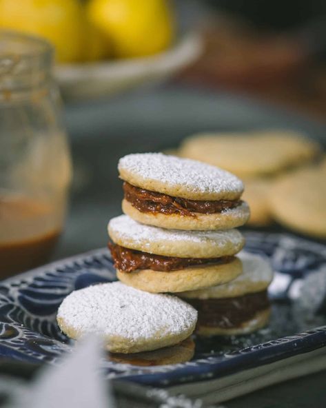 Alfajores are Cookies filled with Dulce de Leche - Kitchen Wrangler | Melissa Guerra Mexican Cookies, Stuffed Cookies, Sandwich Cookie, Biscotti Cookies, How To Make Sandwich, Pastry Blender, Sandwich Cookies, Sweet Savory, Food Print