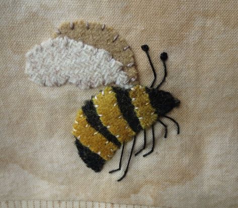 Fall Felt Crafts, Honey Bee Decor, Wool Felt Projects, Wool Applique Patterns, Bee Embroidery, Mystery Quilt, Wool Embroidery, Hand Embroidery Projects, Wool Projects