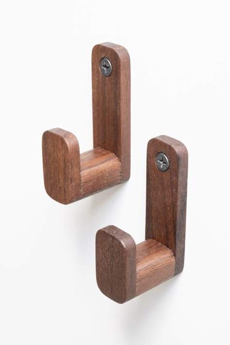 Wall Hangers For Clothes, Modern Curtain Rods, Wooden Curtain Rods, Wooden Coat Hooks, Modern Wall Hooks, Diy Wood Wall, Walnut Wall, Diy Furniture Videos, Wood Hooks