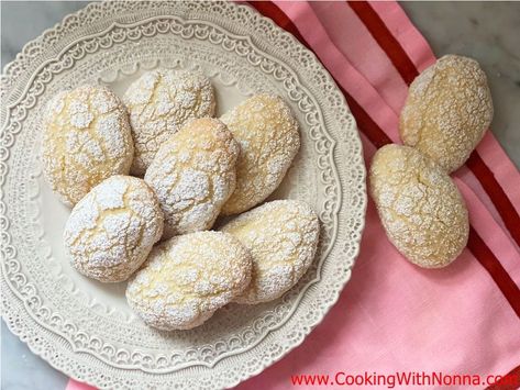 Nonna’s Old Fashioned Dunking Cookies Sausage Ragu, Squid Ink Pasta, One Pan Pasta, Italian Pastry, Olive Oil Cake, Edible Cookies, Thumbprint Cookies, Lemon Cream, Italian Cookies