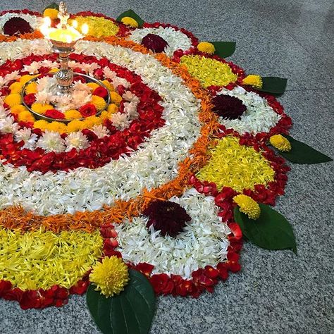 festival of Onam in Kerala #RANGOLI Onam Rangoli Kerala, Laxmi Pooja Rangoli Designs Diwali, Onam Rangoli Flower, Rangoli Designs With Flowers Petals, Onam Aesthetic, Mata Laxmi, Rangoli Big, Flower Mala, Tulasi Plant