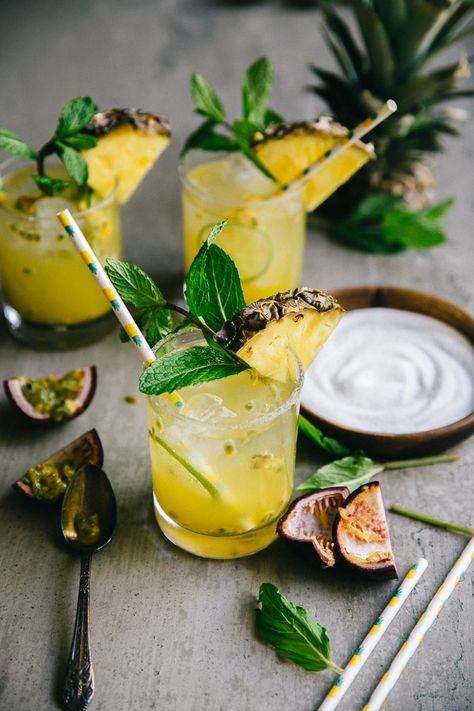 Sparkling Passion Fruit and Pineapple Margaritas - The Forked Spoon Pineapple Margaritas, Pineapple Margarita Recipe, Best Margarita Recipe, Pineapple Margarita, Fruit Pineapple, Mocktail Recipe, Margarita Recipes, Fruit Drinks, Idee Pasto Sano