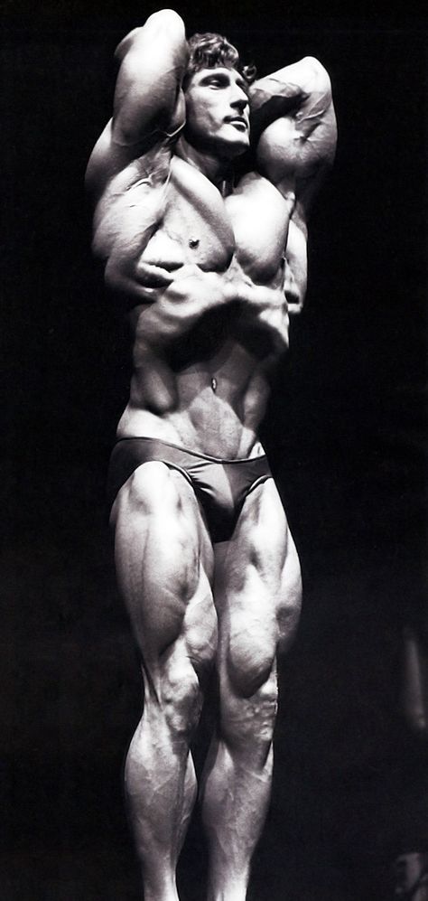 Frank Zane Vacuum Pose, Arnold Schwarzenegger Bodybuilding, Frank Zane, Schwarzenegger Bodybuilding, Bodybuilding Pictures, Gym Wallpaper, Bodybuilders Men, Mr Olympia, Poses References