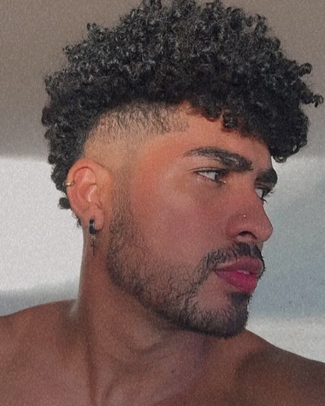 #afro #hairstyle #curly Afro Fade Haircut, Curly Mohawk Hairstyles, Taper Fade Curly Hair, Afro Hairstyles Men, Curly Afro Hair, Cornrow Hairstyles For Men, Men Haircut Curly Hair, Beard Fade, Black Men Haircuts