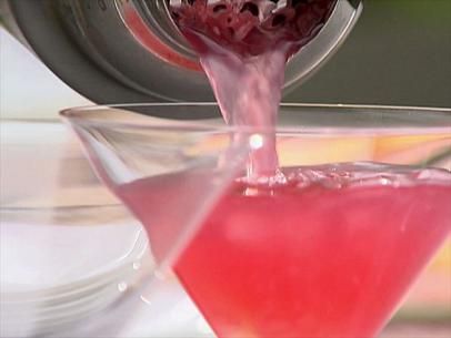 Pomegranate Cosmopolitans Recipe | Ina Garten | Food Network Pomegranate Vodka, Cosmopolitan Recipe, Pomegranate Margarita, Pomegranate Martini, Cranberry Juice Cocktail, Grilling Menu, Creamy Cucumber Salad, Ina Garten Recipes, Vodka Cocktail