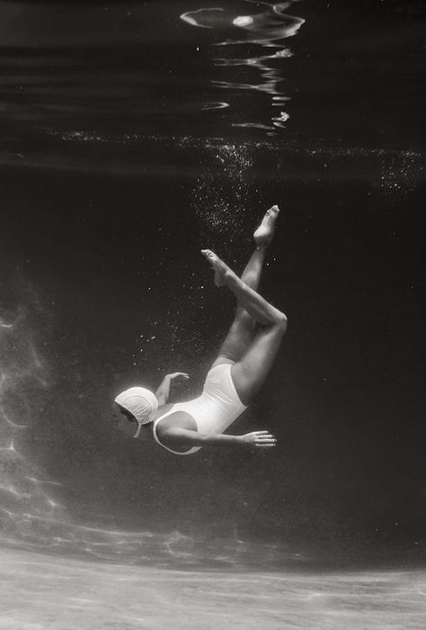 Vintage Swimmer, Kinfolk Magazine, Beach Necessities, Spider Woman, Hollywood Hills, Under Water, Trik Fotografi, Underwater Photography, 인물 사진