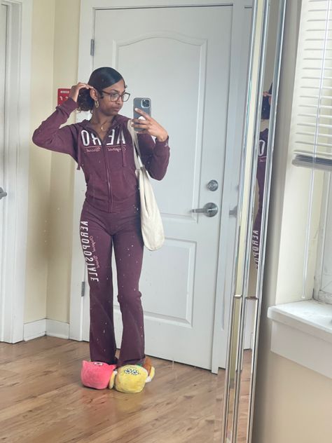 Clothing Pieces To Mix And Match, Pink Brand Outfits, Flare Sweatpants Outfit Black Women, Cute Fits Black Women, Bummy Outfits Black Women, Bummy Cute Outfits, Shein Two Piece Outfits, Simple Comfy Outfits For School, Sweatpants And Flannel Outfit