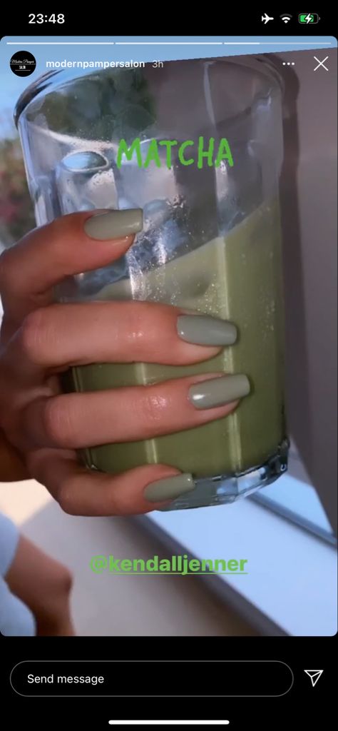 Kendall Jenner Nails Acrylics, Kendall Jenner Green Nails, Kendall Jenner Nails Manicures, Kendall Nails, Celeb Nails, Kendall Jenner Nails, Jenner Nails, Colored Nail Tips, Toe Nail Color