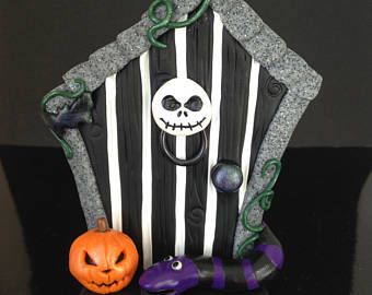 Halloween Fairy Door - Black and White Polymer Clay  Skeleton, Pumpkin, Snake Fairy Door - Halloween Gift - Halloween Decoration Halloween Fairy Door, Clay Skeleton, Black And White Polymer Clay, Haunted Props, Handmade Halloween Decorations, Fimo Diy, Clay Halloween, Polymer Clay Tutorials, Diy Polymer Clay