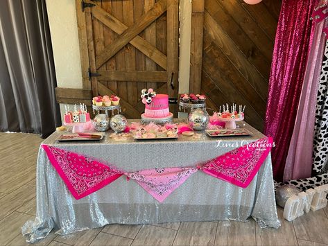 Cute table perfect for a disco cowgirl party! Cowgirl Party Table Setting, Cowgirl Disco Table Decor, Cowgirl Cheer Theme, Pink Cowgirl Table Decor, Cowgirl Disco Centerpiece, Space Cowgirl Birthday Party Ideas, Cowboy Disco Party Decorations, Cowgirl 13th Birthday Party, 21st Birthday Ideas Pink Cowgirl