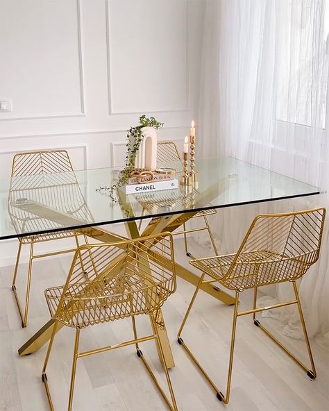 Glass Gold Dining Table, Gold Dining Room Table, Glass Dining Table Decor, Apartment Dining Room Decor, Gold Dining Table, Gold Dining Room, Golden Furniture, Glass Dining Room Table, Dining Table Gold