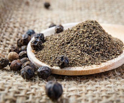 Understanding Black Pepper Mesh | MySpicer | Bulk Herbs and Spices 1000 Calorie, Black Pepper Essential Oil, Bulk Herbs, Pepper Powder, Sweet Fragrances, Black Peppercorn, Ground Black Pepper, Black Pepper, Essential Oils