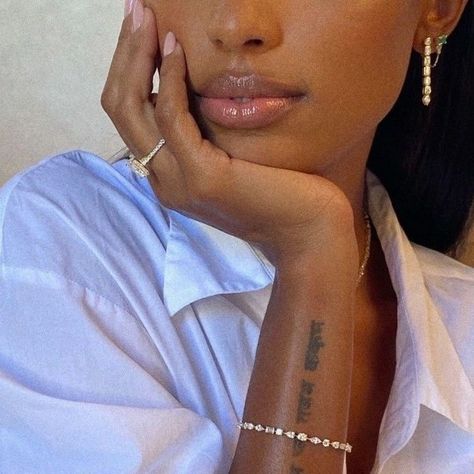 Jasmine Tookes Jewelry, Black Feminine Outfit, Jasmin Tookes, Dreamland Billionaires, Jasmine Tookes, Body Is A Temple, Black Femininity, Black Luxury, Happily Married