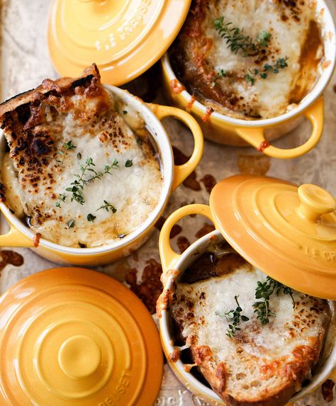 Make joy in the kitchen with sunny colors (Nectar!), fun cookware (Mini Cocottes!), and soothing meals (French Onion Soup!). This delicious soup recipe uses pantry staples and shelf stable ingredients. 📸 by @eatchofood. Le Creuset Mini Cocotte Recipes, Mini Le Creuset, Mini Cocotte Recipes, Mini Cocotte Recipe, Le Creuset Mini Cocotte, Cocotte Recipes, Cocotte Recipe, Creuset Recipes, Le Creuset Recipes