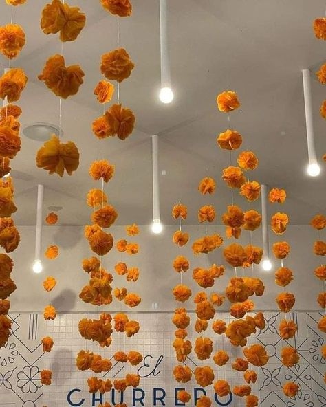 Mexico Decorations Party, Offenda Diy, Ofrendas Ideas, Diy Ofrenda, Diy Paper Chandelier, Dia De Los Muertos Party Ideas, Dia De Los Muertos Decorations Ideas, Den Mrtvých, All Souls Day