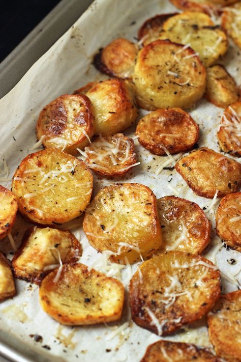 Potato Coins, Parmesan Potato, Parmesan Potatoes, Paleo Crockpot, Cheesy Bread, Baked Sweet Potato, How To Grill Steak, Cheap Eats, Ultimate Comfort Food