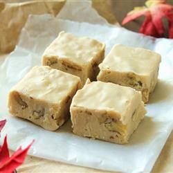 Boardwalk Quality Maple Walnut Fudge Recipe Peanut Butter Fantasy Fudge, Maple Walnut Fudge Recipe, Butter Pecan Fudge, Walnut Fudge Recipe, Best Fudge Recipe, Fantasy Fudge, Pecan Fudge, Desserts With Few Ingredients, Walnut Fudge