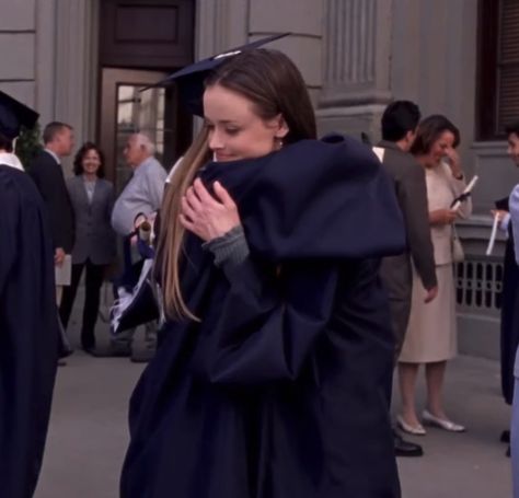 Rory And Paris, Emily Gilmore, Gilmore Girls Fashion, Paris Geller, Team Logan, Lorelai Gilmore, Girl Boss Quotes, Rory Gilmore, Gilmore Girls