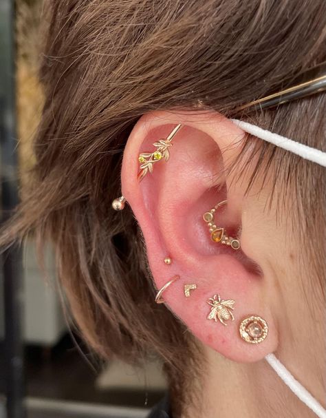 Daith With Industrial Piercing, Minimalist Industrial Piercing, Daith And Industrial Piercing, Orbital Ear Piercings, Ear Piercings Bar, Dainty Industrial Piercing, Ear Bar Piercing, Industrial Piercing Aesthetic, Ear Piercing Bar