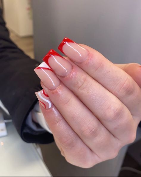 Xmas Nail Ideas Acrylic, Cute Christmas Acrylic Nails Simple, Simple Christmas Nails Coffin Short, Red French Tip Nails Coffin Christmas, Christmas Nail Coffin Shape, Simple Winter Nails French Tips, Christmas Natural Nail Designs, Short Acrylic Nails Winter Colors, Christmas Gel Nails Coffin