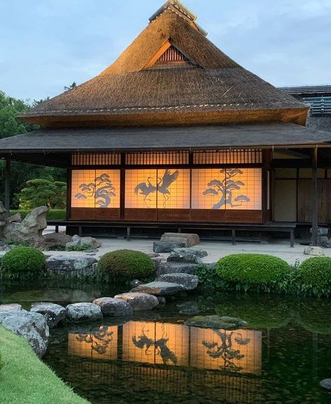 KORAKUEN (後楽園) is a beautiful landscape garden🌿located in Okayama. Landscape Garden, Okayama, Japanese Garden, Beautiful Landscapes, The Locals, Garden Landscaping, Gazebo, Outdoor Structures, Cabin