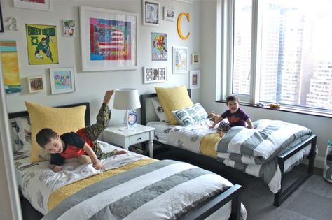 16 Functional Shared Kids Room Ideas For Two Children Shared Boys Rooms, Boys Shared Bedroom, Kids Shared Bedroom, Shared Kids Room, Boys Room Design, Shared Bedroom, Twin Beds, Shared Room, Shared Bedrooms