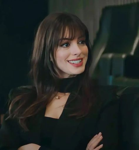 Anne Hathaway Hair, Long Hair With Bangs, Anne Hathaway, Iconic Women, Aesthetic Hair, Hair Looks, Hair Goals, Pretty Woman, New Hair