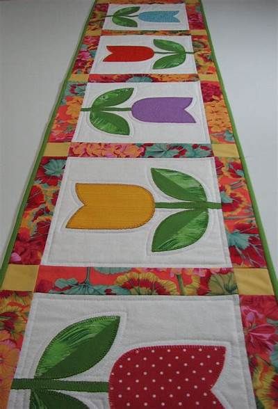 Easter Table Runner Pattern, Applique Table Runner, Easter Table Runner, Easter Table Runners, Patchwork Table Runner, Spring Table Runner, Creeper Minecraft, Quilted Table Runners Patterns, Holiday Table Runner