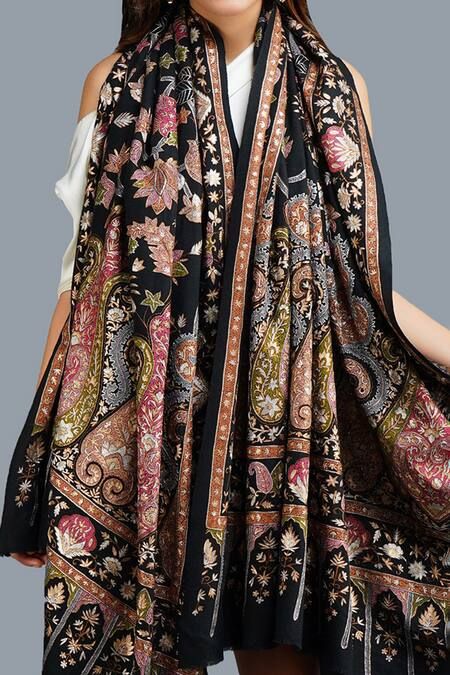 Buy Black Embroidered Handwoven Kalamkari Tila Work Pashmina Shawl by DUSALA Online at Aza Fashions. Indian Shawl For Women, Kashmiri Shawls Pashmina, Kalamkari Shawls, Shawl Black, Handwoven Shawls, Kashmiri Shawls, Elegant Shawl, Traditional Indian Outfits, Modest Dresses Casual