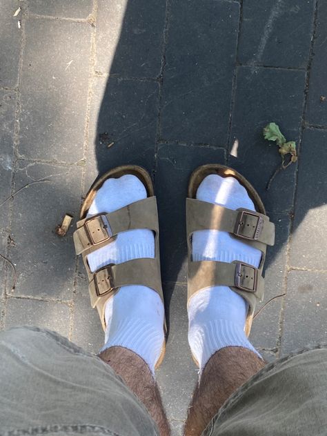 Birkenstock And Socks, Best Sandals For Men, Candid Poses, Birkenstock With Socks, Jesus Sandals, Sneakers Outfit Men, Birkenstock Men, Ideas Clothes, Girls Night Party