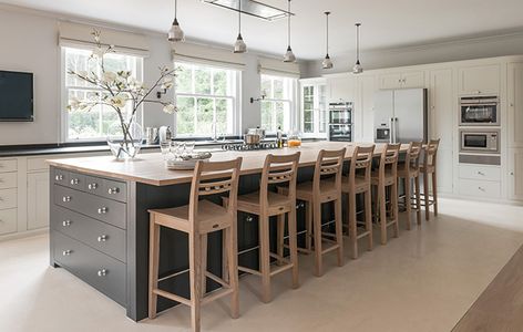 Long Kitchen Island, Traditional English Kitchen, Kitchen Cupboard Colours, Timeless Dining Table, Grey Kitchen Colors, Long Kitchen, Timeless Bathroom, Kitchen Designer, Kitchen Manufacturers