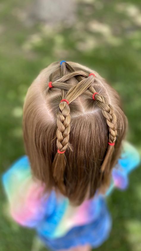 Star In Hair Kids, Star Ponytail, Star Hair Styles, Girls Star Hairstyle, Summer Kids Hairstyles, Braiding Colors Into Hair, How To Do A Star Braid, Star Braided Hairstyles, Beach Hairstyles For Kids